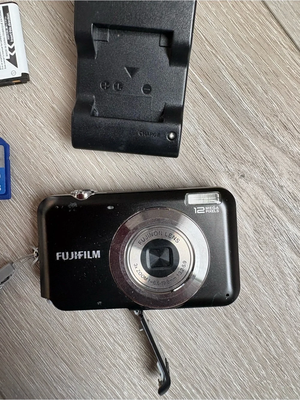 Fuji FinePix JV100 12MP Digital Camera, Battery, Sd  2 Gb Charger Tested